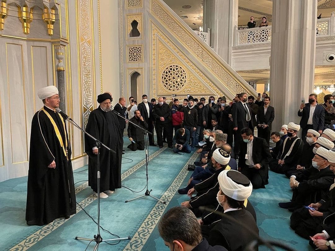 Подробнее о статье Ринат хазрат Фасхудинов принял участие во встрече с президентом Исламской Республики Иран, посетившим Московскую Соборную мечеть